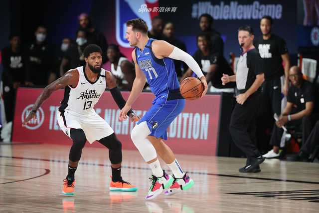 使她不仅仅 使她不仅仅