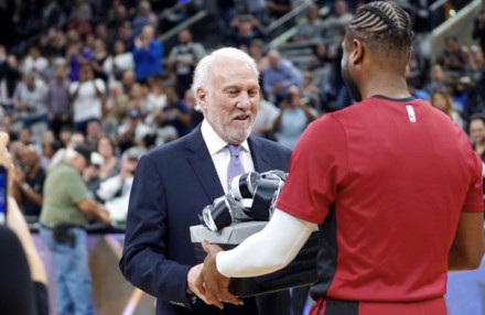 本土球员与 本土球员与