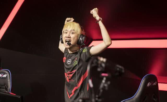 新的队友不 新的队友不