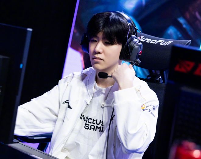 他继续展现 他继续展现